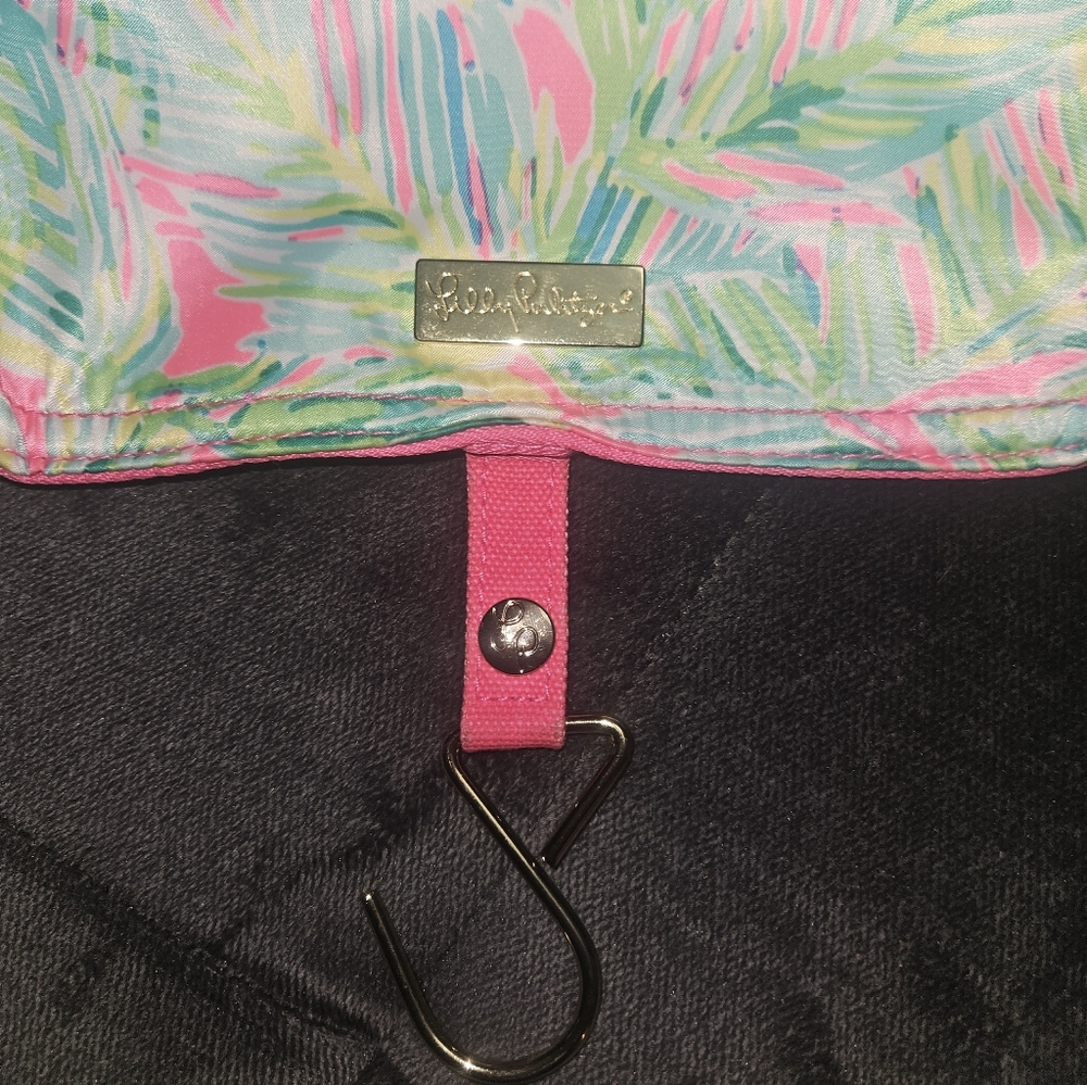 Lilly Pulitzer Tropical Pink Print Hanging Makeup Bag 🤍 - Picture 9 of 9